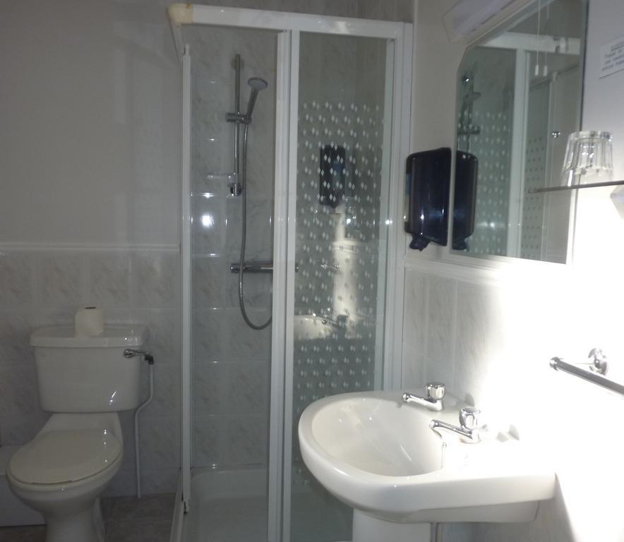 Westwinds Guestlodge Голуэй Экстерьер фото
